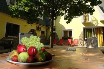 Accommodation on affordable price in Sarvar - in a beautiful environment in Aparthotel Sarvar - ✔️ Apartment Hotel Sarvar - apartments with kitchen in Sarvar on favourable prices next to the arboretum in Sarvar