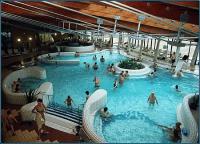 Het nieuwe badcomplex Varkertfurdo (Slotparkbad) in Papa, Hongarije - driesterren Hotel Arany Griff met speciale wellnessaanbiedingen tegen actieprijzen