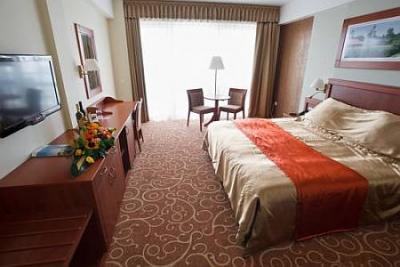 Hotel Atlantis Hajduszoboszlo - habitación doble a un precio asequible - ✔️ Atlantis Hotel**** Hajdúszoboszló - hotel de bienestar y de conferencia en Hajduszoboszlo