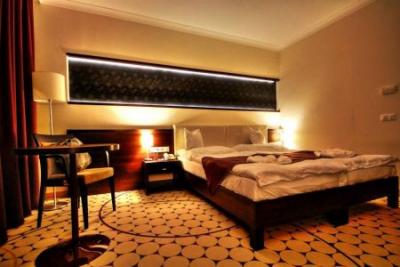 Camera cu reducere al hotelului Aurora intr-un mediu elegant şi romantic - ✔️ Hotel Aurora**** Miskolctapolca - Hotel Wellness Aurora cu reduceri în Miskolctapolca