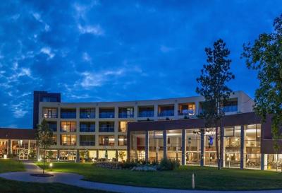 Nouvel hôtel Azur Premium avec vue panoramique sur le lac Balaton - ✔️ Azúr Prémium Hotel***** Siófok - nouvel wellness hôtel Siofok, Lac Balaton