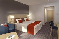 Romántica y elegante habitación de hotel en el Hotel Balance en Lenti