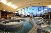 Centro di wellness con piscine e jacuzzi all'Hotel Beke a Hajduszoboszlo