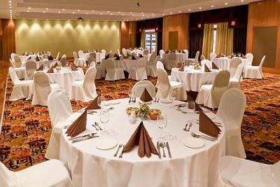 Restaurant cu masă tradiţională ungară şi internaţională în hotelul Greenfield Hotel Golf Spa din Bükfürdő - ✔️ Greenfield Golf Spa Resort Hotel Bukfurdo**** - Paradis wellness la Bukkfurdo 