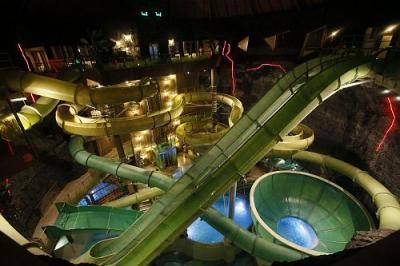 Water slides in the Aquapark of Demjen - Hotel Cascade - ✔️ Cascade Resort Spa Hotel Demjen**** - Spa en wellness Hotel Cascade in Demjen, Hongarije voor actieprijzen