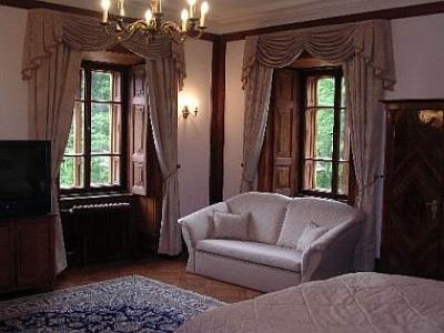 Hotel Pałac Hedervar na Węgrzech - romantyczna i elegancka sypialnia dwuosobowa - Czterogwiazdkowy hotel pałac Hedervary - Węgry - Hedervar