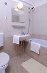 La salle de bains standarde - Hôtel appartements Charles - Budapest