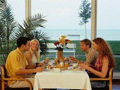 La salle de petit-déjeuner de L'Hôtel Siofok Europa - le lac Balaton - ✔️ Hôtel Europa Siofok** - Hôtels Bon marché à Siofok, Balaton