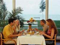Hotel Siofok Europa - terasă pentru mic dejun pe malul Balatonului