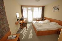 Hotel Corvus Buk - sypialnia hotelu wypoczynkowo-leczniczego spa i welness w Bukfurdo 