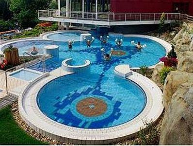 Erlebnisbad im Hotel Danubius Health Spa Resort Aqua in Heviz - ✔️ ENSANA Thermenhotel Aqua**** Heviz -Thermal und Kurhotel in Heviz, Ungarn