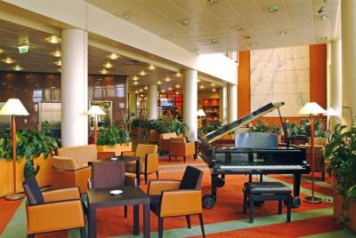 Hall et bar de l'hotel Danubius Health Spa Resort Helia  - ✔️ Hotel Helia**** Budapest - hotel thermal á Budapest
