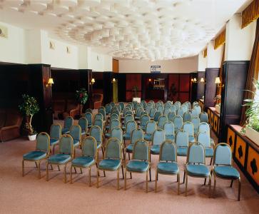 Sală de conferinţe aproape de lacul termal din Heviz - Hotel Heviz Health Spa Resort, Ungaria - ✔️ ENSANA Thermal Hotel**** Hévíz - termal hotel în Heviz