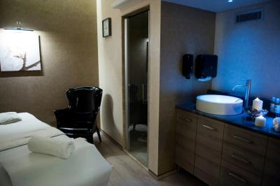 Masaż leczniczy w Hotelu Danubius Health Spa Resort w Heviz - ✔️ ENSANA Thermal Hotel**** Hévíz - kurort spa termal hotel w Heviz