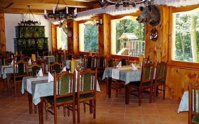 Restaurant von Schlosshotel Forster in Bugyi, in einer ruhiger Atmosphäre - Forster Vadaszkastely Bugyi - Forster Jagdschloss Bugyi