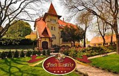 Slotthotel Fried i Simontornya - kastelhotell i hjärtan av en fransk park - ✔️ Fried Slotthotell Simontornya - elegant 3stjärnigt slotthotell på lågt pris i Szilvasvarad