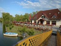 Fűzfa Hotel och Thermal Park Poroszlo - Specialhalvpension paket, hotell och pilträd Houses
