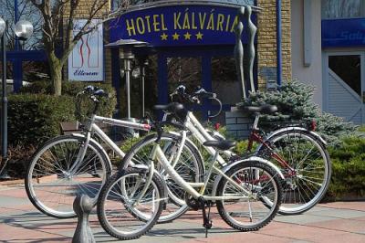 Închiriere biciclete la Hotel Kalvaria din Gyor - servicii excelente la hotel Kalvaria din Gyor - ✔️ Hotel Kálvária**** Győr - rezervare online în hotelul Kalvaria