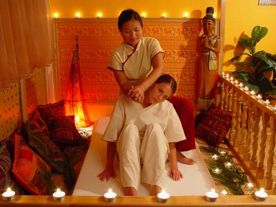Thai masaj în hotelul Naturmed Carbona din Heviz, Ungaria - tratamente de spa şi de wellness în Heviz, Ungaria - ✔️ NaturMed Hotel Carbona**** Hévíz - hotel termal şi wellness în Heviz