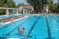 Holiday Beach Budapest -Велнес- и конференц-отель в Будапеште - открытый плавательный бассейн - Budapest - Hungary
