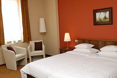 Kamer in Hotel Bassiana in Sarvar - hotel in Sarvar - thermaal en spacentrum - Sarvar - Hongarije - Kamer in Hotel Bassiana - 4-sterren hotel - ✔️ Hotel Bassiana**** Sárvár - 4 sterren hotel in Sarvar