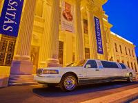 Unique service in City Hotel Szeged - transfer with an elegant limousine