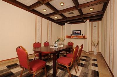 Salle de conférence et salle de réunion à Eger - ✔️ Hunguest Hotel Flora*** Eger- hotel centre bien-être et thermal à Eger