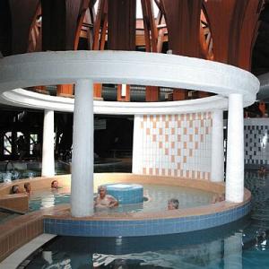 Thermisch zwembad in het Spa Hotel Freya 3* Zalakaros - ✔️ Hunguest Hotel Freya*** Zalakaros - thermaal wellnesshotel in de binnenstad van Zalakaros