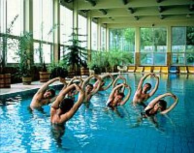 Gymnastyka wodna w Hotelu Helikon Keszthely - nad jeziorem Balaton - ✔️ Hotell Helikon**** Keszthely - Trzygwiazdkowy hotel nad Balatonem