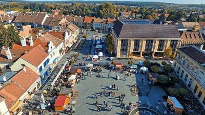 3-star hotel in Koszeg, Hungary - panoramic view at the main square from the terrace of Hotel Irottko - ✔️ Hotel Írottkő*** Kőszeg - 3 star hotel in the center of Koszeg with wellness services