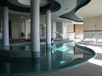 Swimming pool in the wellness centre of Hotel Kikelet in Pecs