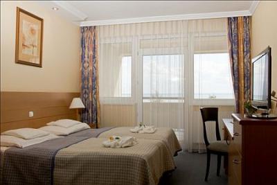 Sconto hotel in Balatonkenese presso l'Hotel Marina-Port - ✔️ Hotel Marina Port**** Balatonkenese - centro benessere sulle rive del Balaton