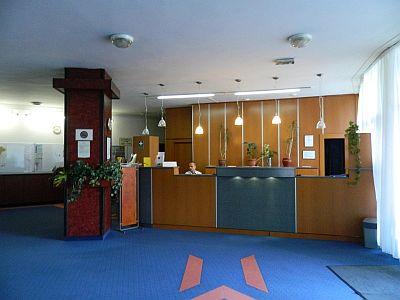 Hotel wellness Nagyerdo w Debreczynie - recepcja - ✔️ Hotel Nagyerdő*** Debrecen - Termalny hotel wellness w Debreczynie