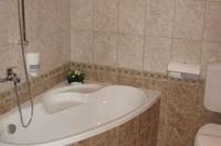 Cuarto de baño en el Hotel Narad Park - Hotel de 4 estrellas  - reservación online - alojamiento agradable en Hungría