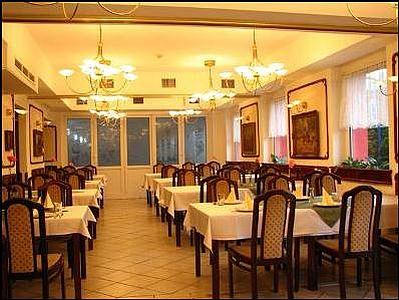 Restaurant de l'Hotel Polus à Budapest, dans l'arrondissement Ujpest à proximité du centre commercial Polus - Hotel Polus Budapest*** - hôtel trois étoiles près de l'autoroute M3