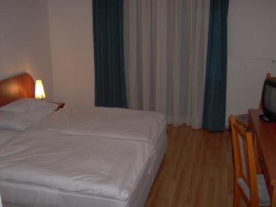 Doppelzimmer im Hotel Pontis in Biatorbagy - ✔️ Hotel Pontis*** Biatorbagy - 3-Sterne Hotel in der Nähe von Budapest