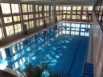 4* Wellness Hotel Bal Resorts pool i Balatonalmadi - Hotel Bál Resort**** Balatonalmádi - hotell  vid Balaton med panoram utsikt