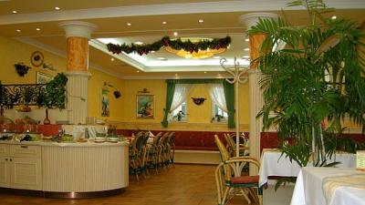 Restaurant in Hotel Villa Classica, accomodation in Papa - ✔️ Hotel Villa Classica Papa - 4 star hotel in Papa