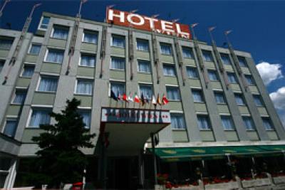 Ibis Styles Budapest CityWest - hôtel 3 étoiles - Porte d'entrée - ✔️ Ibis Styles Budapest City West - hotel à l'entrée de l'autoroute M1-M7