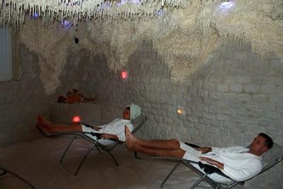 Cueva de sal en Zenit Hotel Vornyarvashegy en el lago Balaton - ✔️ Hotel Zenit**** Balaton Vonyarcvashegy - fin de semana wellness a precio favorable con vista panorámica al Balaton