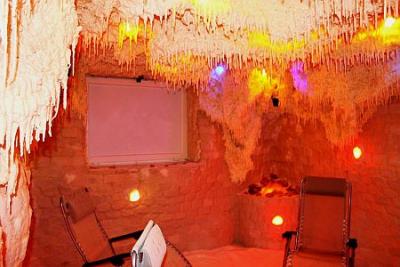 Cueva de sal con la terapia de luz y sonido en el Hotel Zenit Balaton - ✔️ Hotel Zenit**** Balaton Vonyarcvashegy - fin de semana wellness a precio favorable con vista panorámica al Balaton