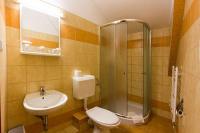 Hotel Juniperus renovated, beautiful bathroom in Kecskemet
