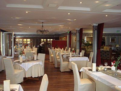 Il ristorante offre piatti ungheresi a Rackeve all'Hotel DunaRelax Event - ✔️ Duna Relax Hotel**** Ráckeve - nei dintorni di Budapest