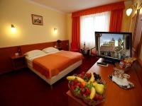 Hotel Korona - habitacion de hotel asequible en el centro de Eger