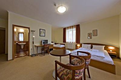 Appartement in Sopron, Hongarije - ruime appartement voor 4 personen in het Hotel mandarin Sopron in de buurt van de dennenbossen van Loverek - Hotel Mandarin Sopron - appartementen tegen betaalbare prijzen in de binnenstad van Sopron, Hongarije