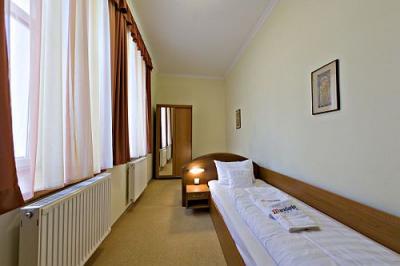 Elegancki pokój w Hotelu Mandarin - piękne, tanie, jasne pokoje w śródmieście Soprobn - Hotel Mandarin Sopron - Niedrogie apartamenty w centrum miasta Sopron, Hotel Mandarin
