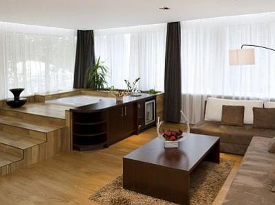 Suite de luxe avec jacuzzi dans la chambre avec une vue panoramique - ✔️ Hotel Residence Ozon**** Matrahaza - Hôtel de bien-être économique à la montagne Matra avec demi-pension