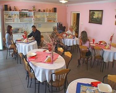  Hajduszoboszlo -  Restaurangen på  Pensionat Marvany i Hajduszoboszlo  - ✔️ Márvány Hotel**** Hajdúszoboszló - Billigt boende i Hajduszoboszlo
