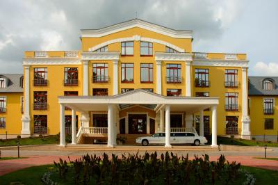 Main building of  Polus Palace Thermal Golf Club Hotel in God - 5-star hotel in God - Polus Palace Golf Club Hotel God - Thermal and Wellness Hotel