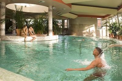 Hotel Residence Siofok - wellness weekend în Siofok cu piscine mari - ✔️ Hotel Residence**** Siofok - Hotel wellness şi conferinţe promoţional în Siofok, pe malul sudic a Balatonului